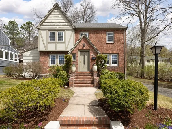 236 Beverly Rd, Brookline, MA 02467
