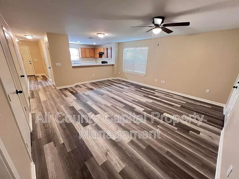 4 bed, 2.5 bath, 1616 sqft, $1,550 — Photo 3