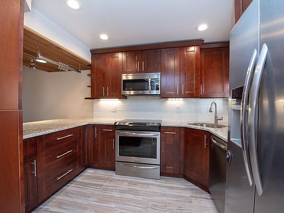 4th image of 4524 Rolling Green Ln