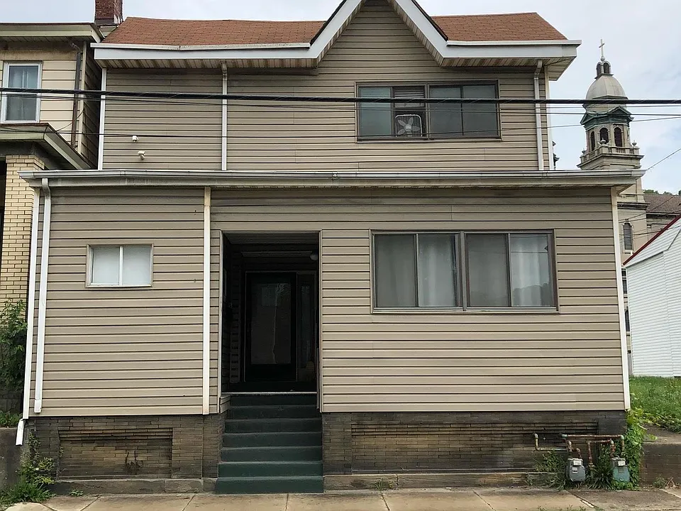 114 N Main St #1
