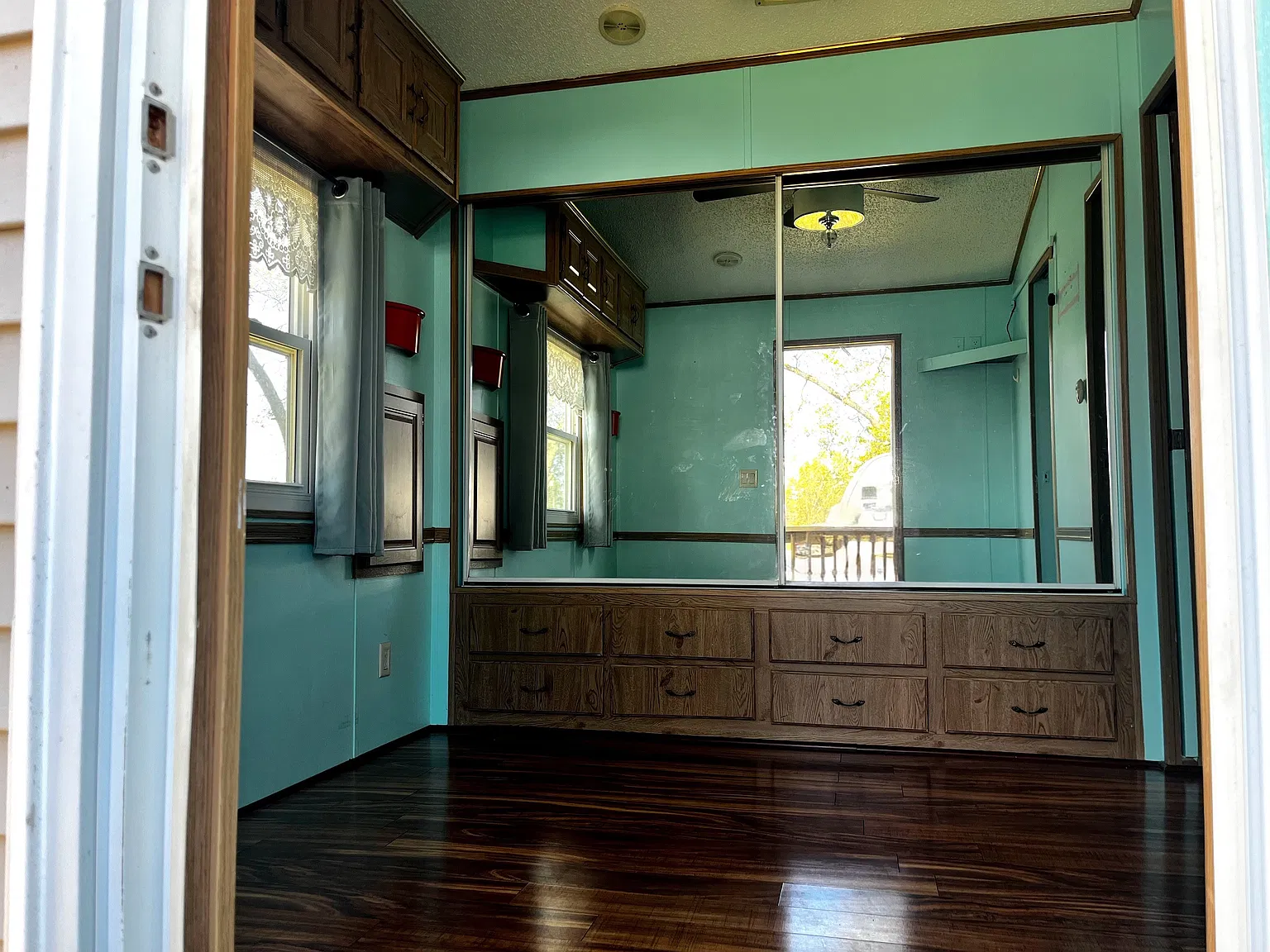 1 bed, 350 sqft, $685 — Photo 1