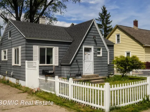 3517 Curtis St, Hudsonville, MI 49426