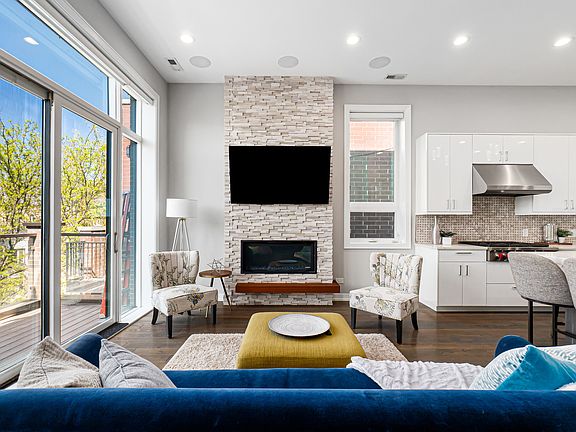 4th image of 1513 W Walton St #3