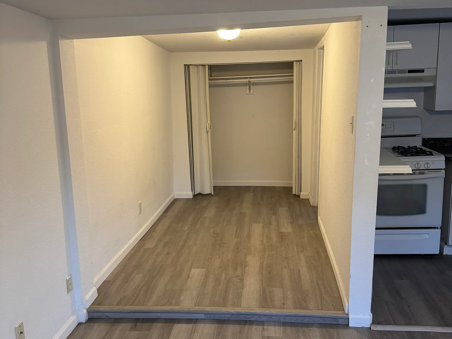 Studio, $1,800 — Photo 4