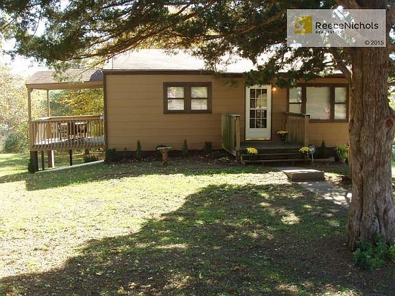 2nd image of 7427 Lyon Ave