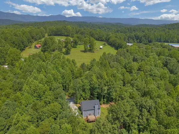 131 Tompkins Hill Ln, Pickens, SC 29671