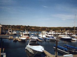 275 Popes Island Rd #C17, Milford, CT 06461