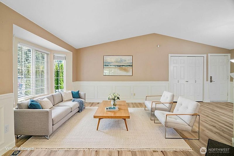 3rd image of 13002 17th Street NE