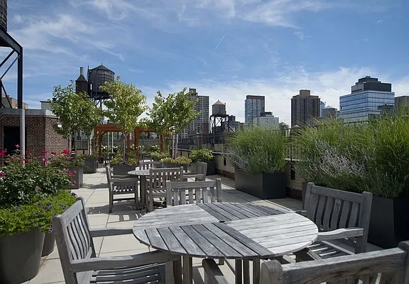 Sold by Compass | media 21