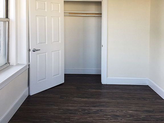 2nd image of 2416 29th St APT 2