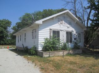 440 N 2nd St, Watseka, IL 60970