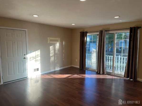 480 Witney Ct, North Brunswick, NJ 08902
