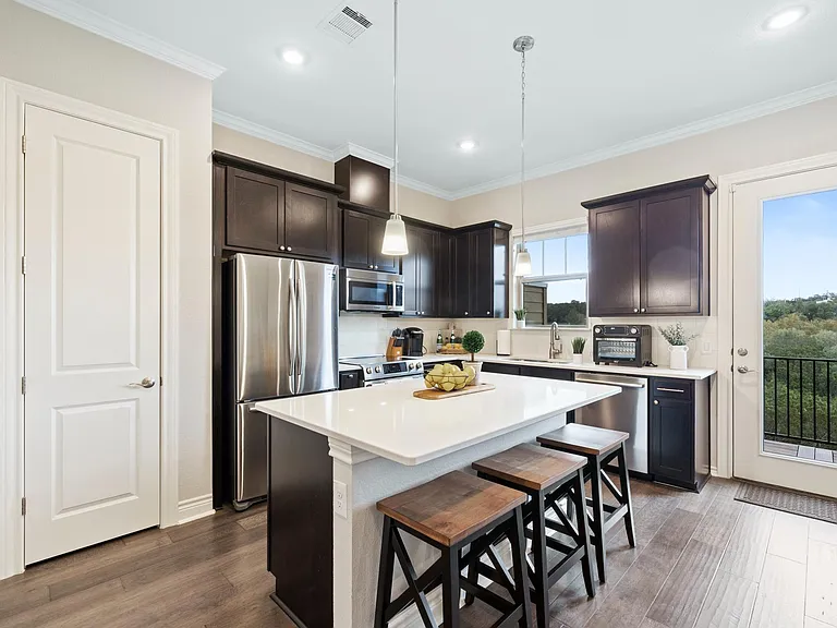 245 Adams St — Photo 12