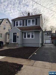 39 7th St, Ridgefield Park, NJ, 07660