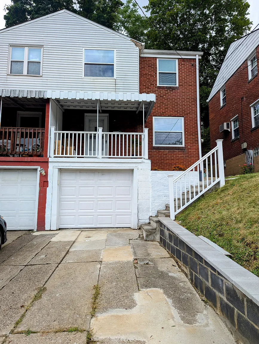 925 Woodbine St photo 1