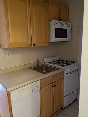 Rented by Apartments by Us | media 44