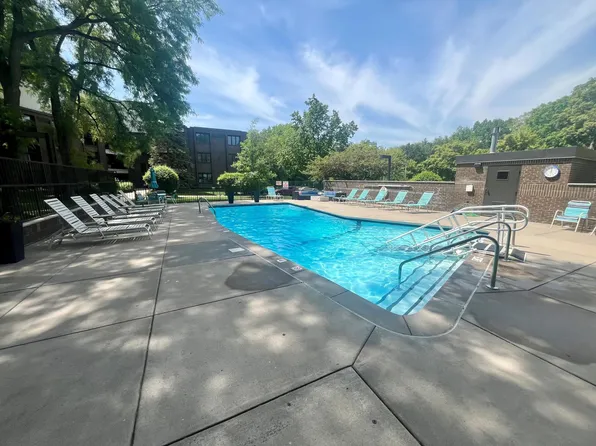 3412 Oak Ridge Rd APT 317, Minnetonka, MN 55305