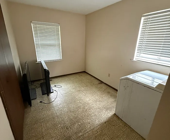 303 Wilson Park Ln — Photo 6