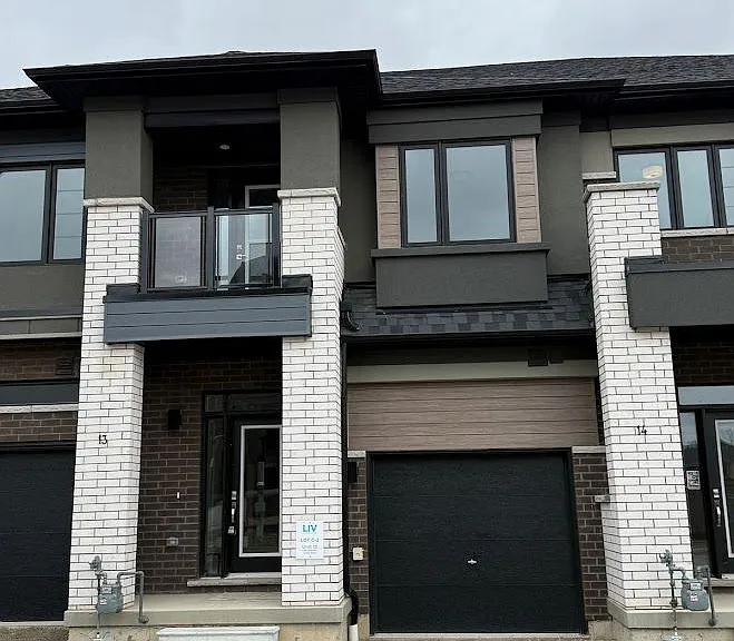 660 Colborne St W #13 — Photo 1