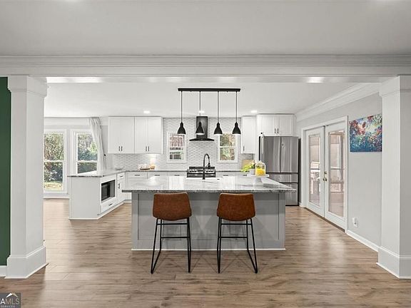2nd image of 146 Lancelot Way