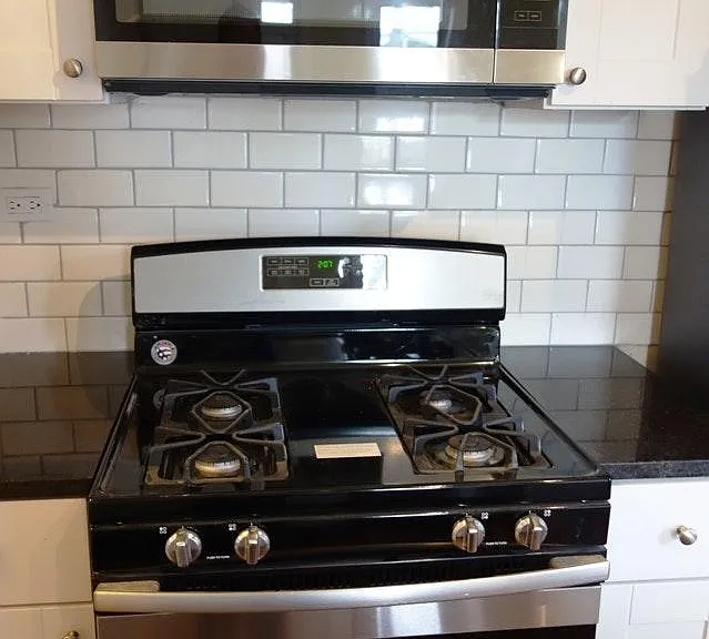 1651 W 19th St #2R — Photo 3