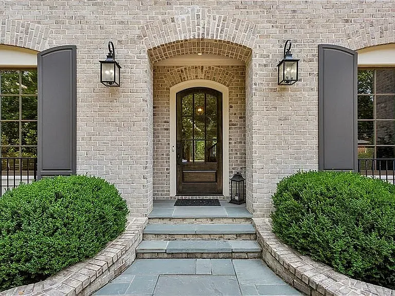 2115 Howell Mill Rd NW — Photo 4
