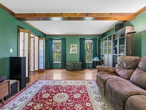 4th image of 213 Stanhope Rd