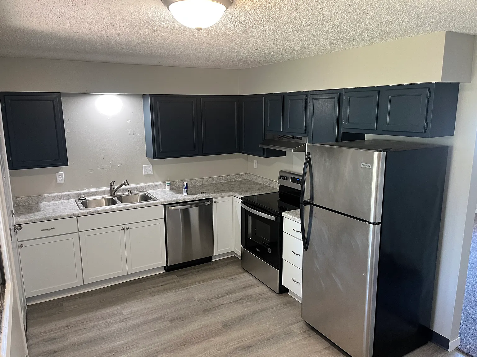 2 bed, 928 sqft, $1,050 — Photo 3