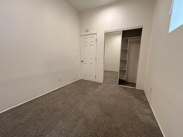 2460 K St #B — Photo 9