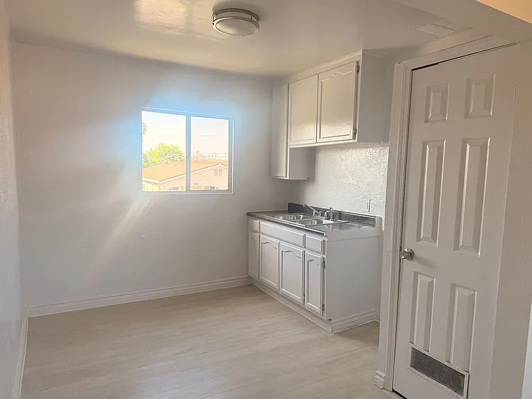 7843 S Towne Ave — Photo 5