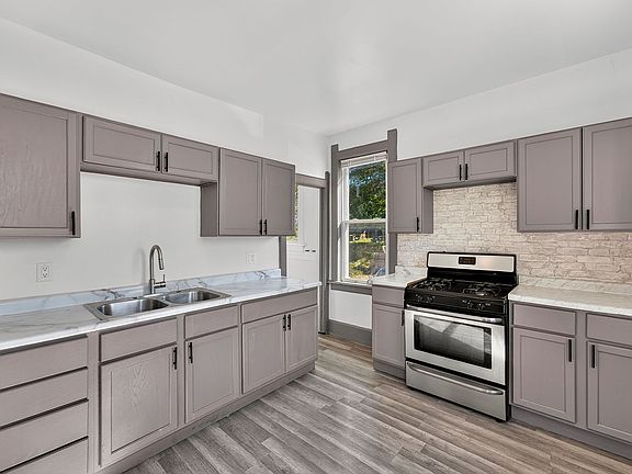 3rd image of 2320 N Buffum St #2322