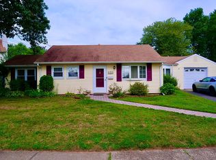 5 Idlewild Rd, Edison, NJ 08817