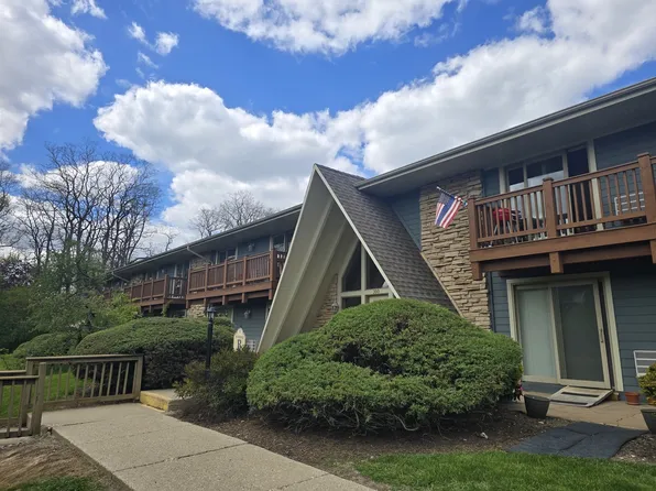 300 Opatrny Dr APT 222, Fox River Grove, IL 60021