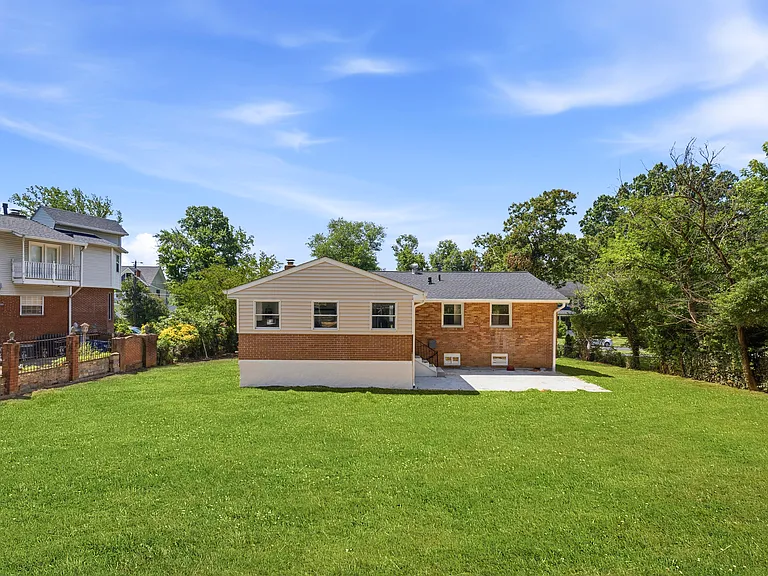 9220 Brian Dr — Photo 3