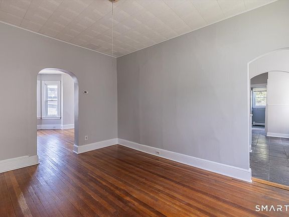 4th image of 25 Westfield Avenue