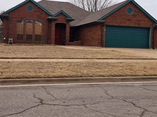 102 NE 51st St, Lawton, OK 73507