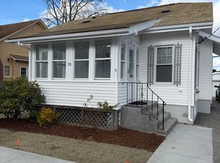 33 Rosegarden St, Warwick, RI 02888