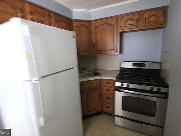4th image of 6714 Vandike St