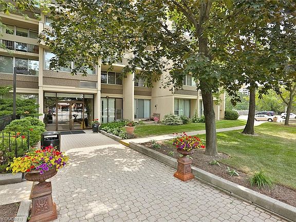 4th image of 1300 Marlborough Ct #109