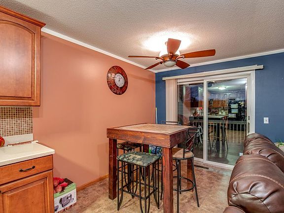 5th image of 636 Portland Pl