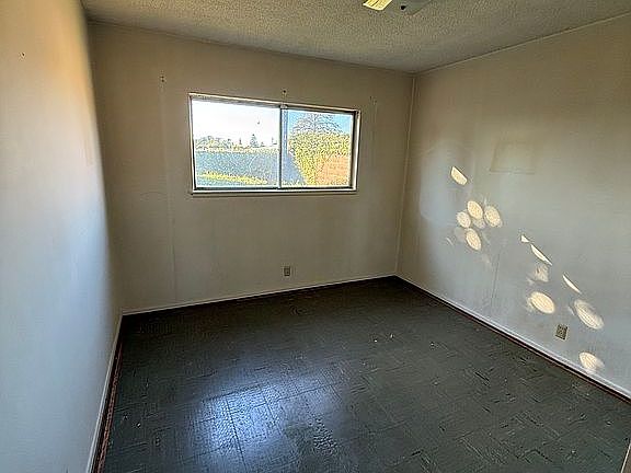 5th image of 399 Bucknell Ave