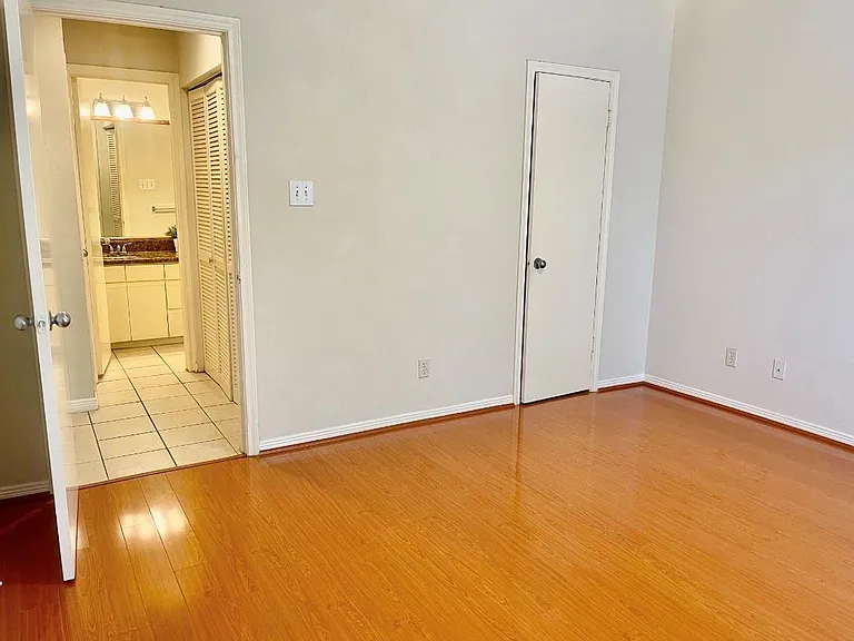 4144 SW Greystone Way #505 — Photo 16