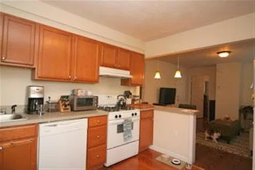 385 Columbia St #3 Photo 1