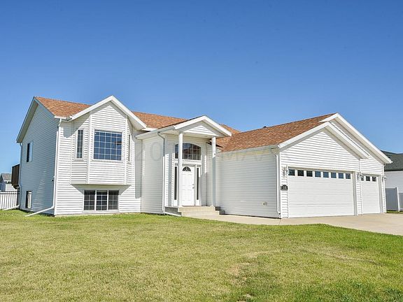 2nd image of 1043 Parkway Ln
