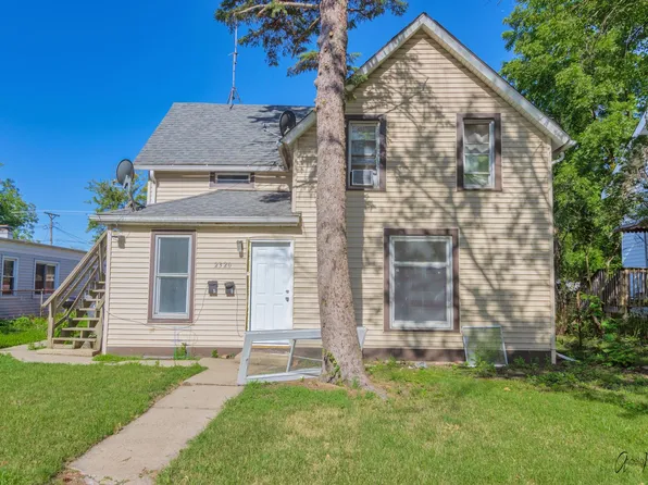 2320 Gilead Ave, Zion, IL 60099