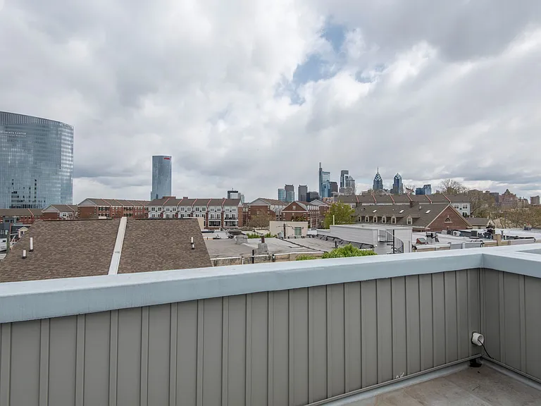 2545-47 Montrose St #BB — Photo 20