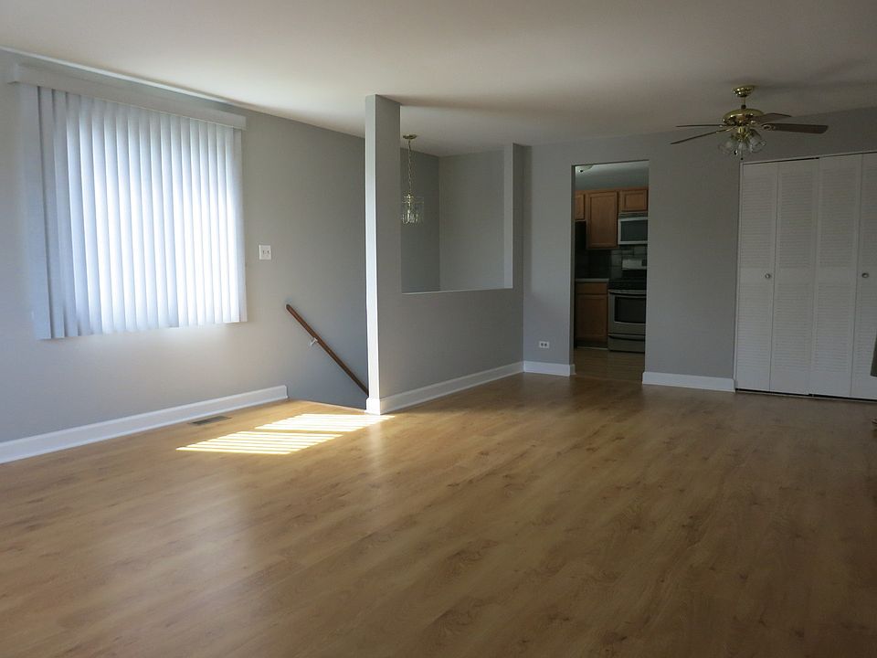 1st image of 120 Pocasset Ct #120