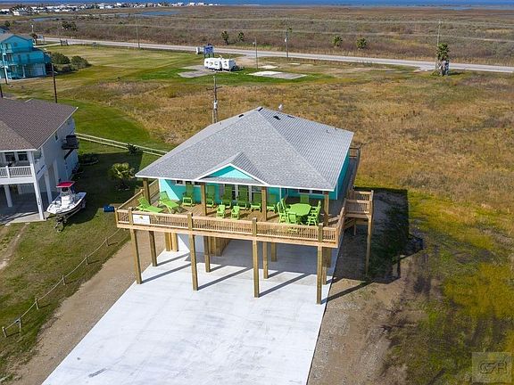 5th image of 3177 Castle Dr