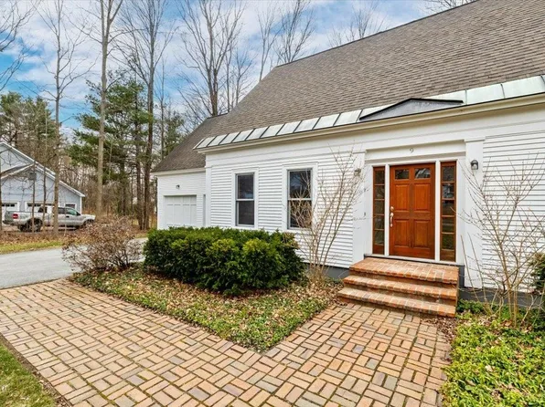 9 Brownell Way, South Burlington, VT 05403