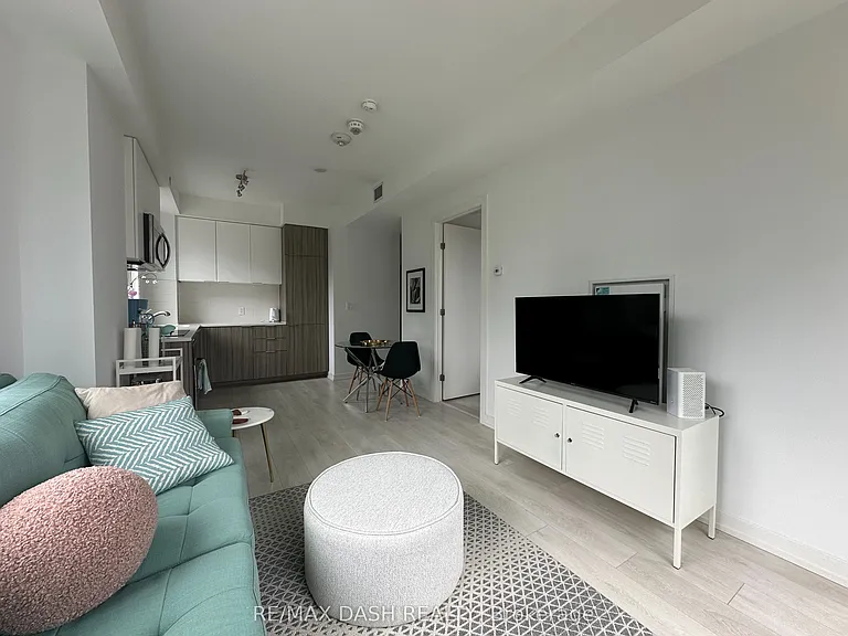223 Saint Clair Ave W #215 — Photo 27